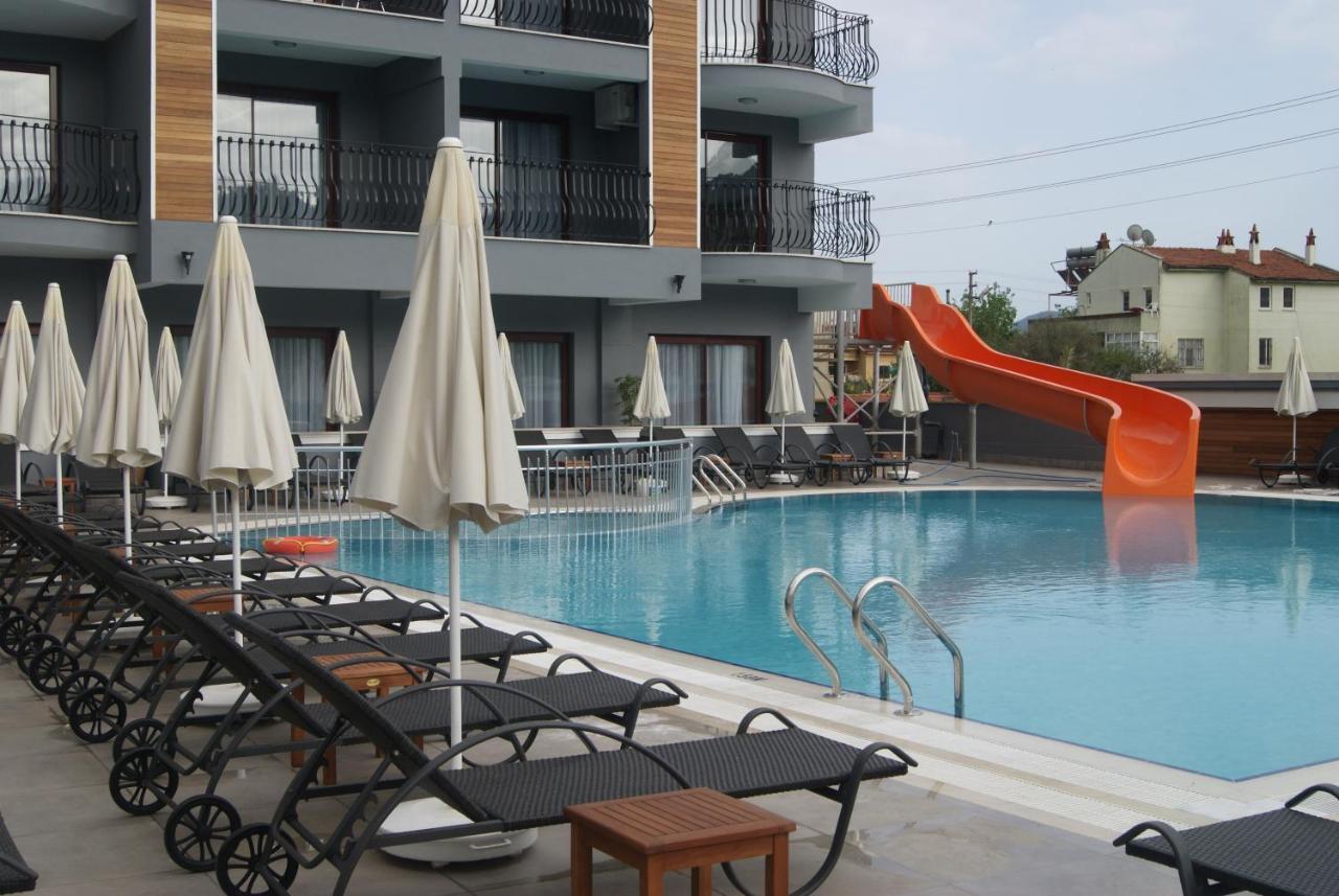 Club Viva Hotel 말마리스 외부 사진