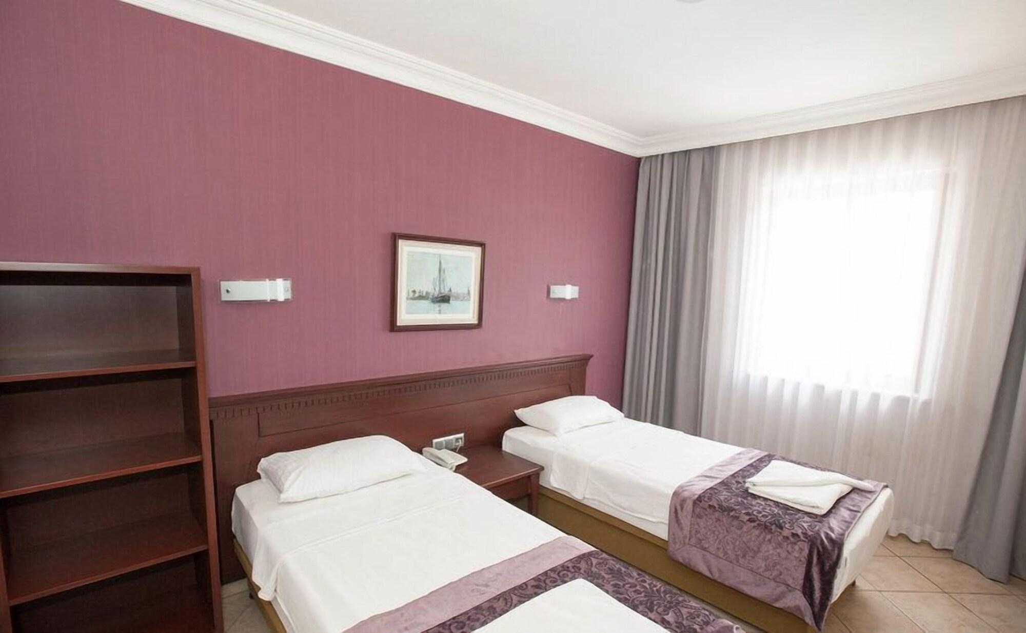 Club Viva Hotel 말마리스 외부 사진