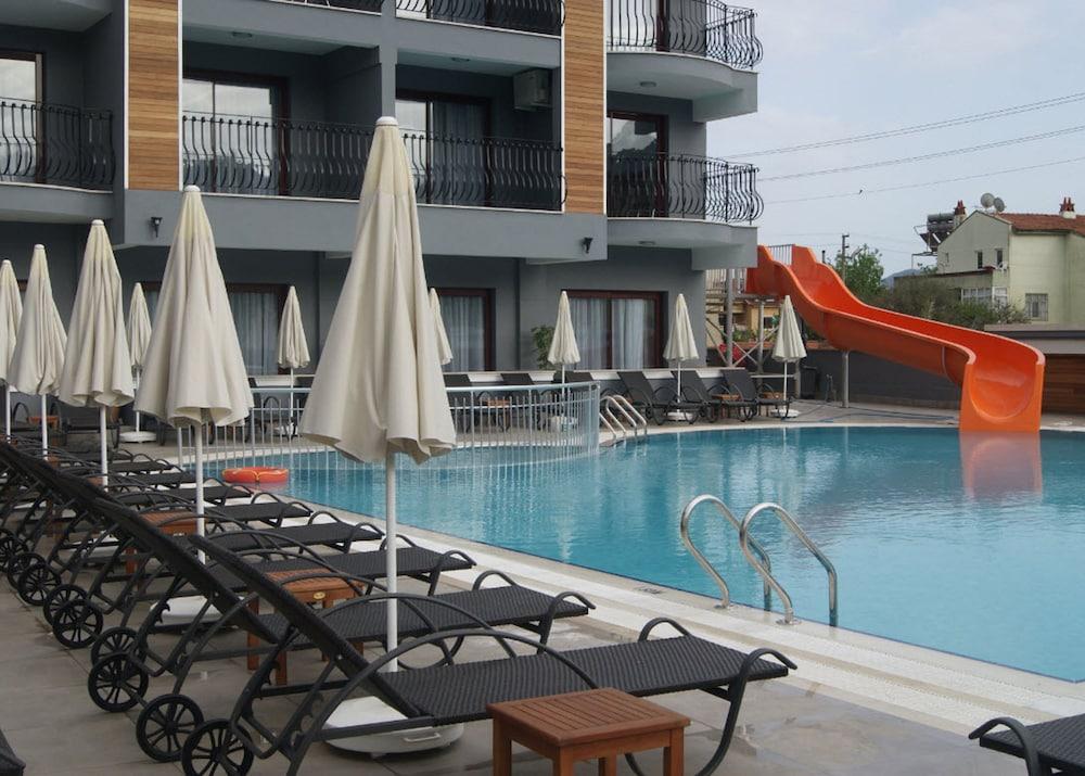 Club Viva Hotel 말마리스 외부 사진