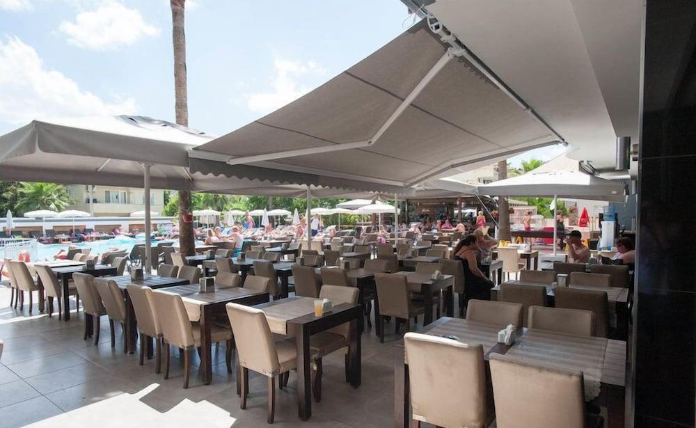 Club Viva Hotel 말마리스 외부 사진