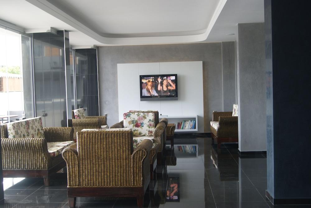 Club Viva Hotel 말마리스 외부 사진