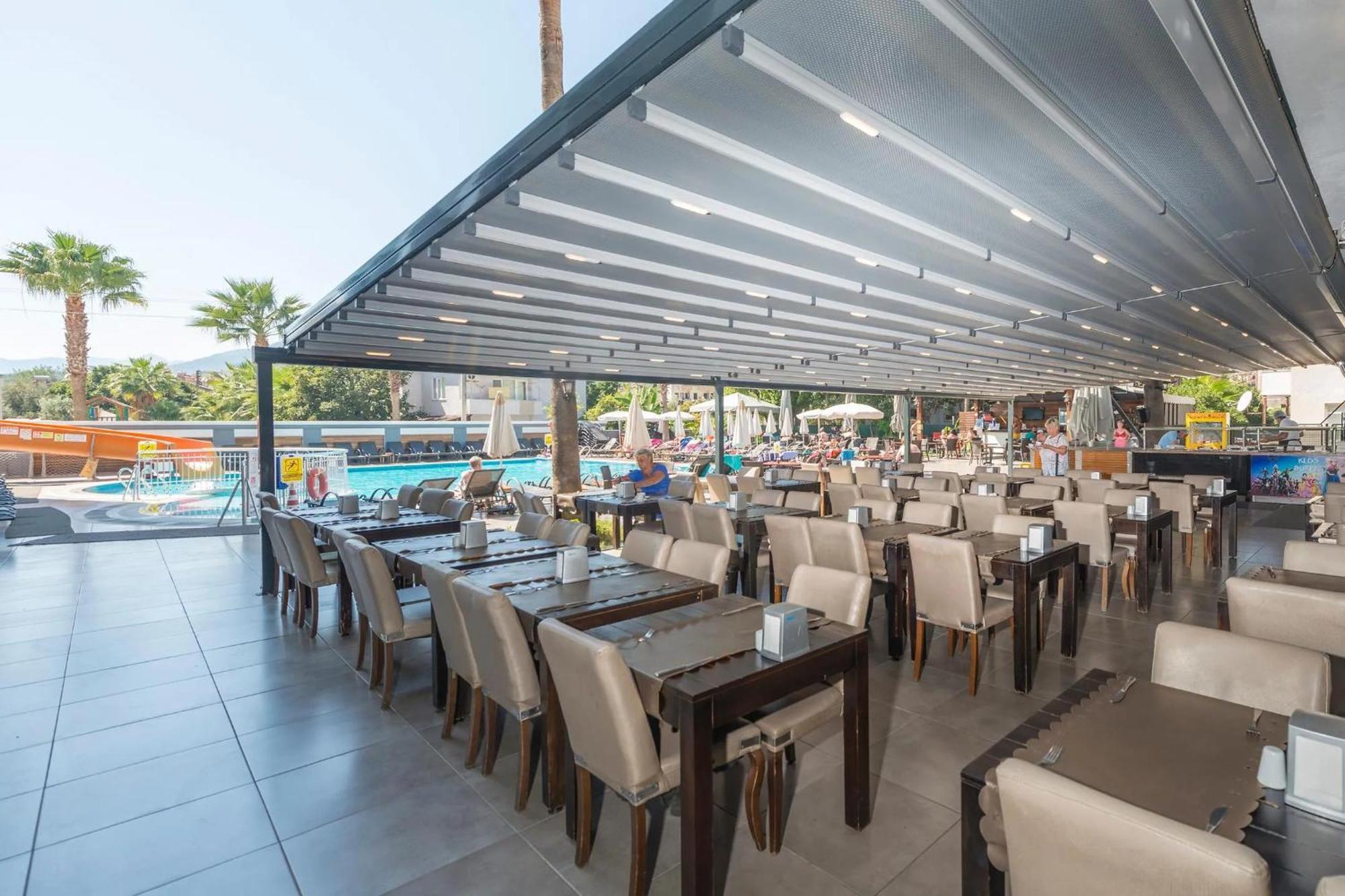 Club Viva Hotel 말마리스 외부 사진