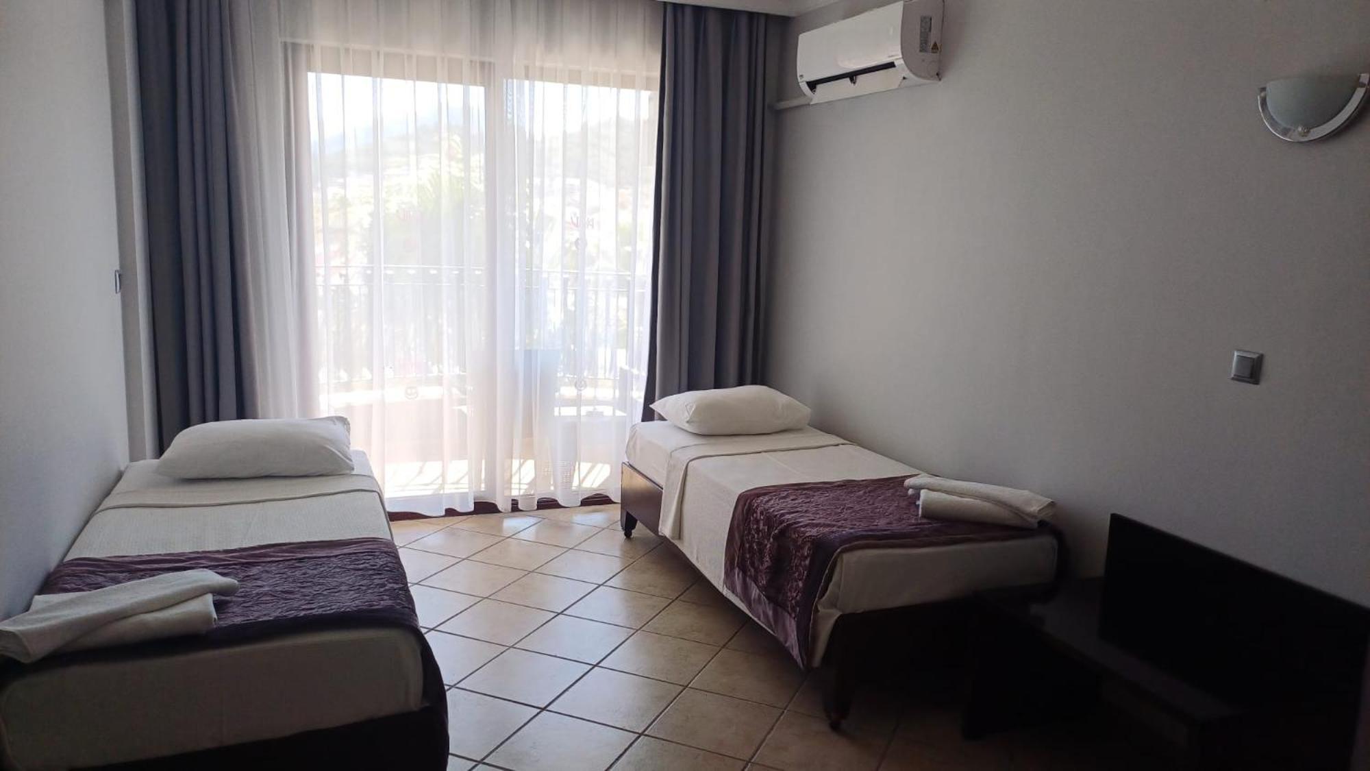 Club Viva Hotel 말마리스 외부 사진