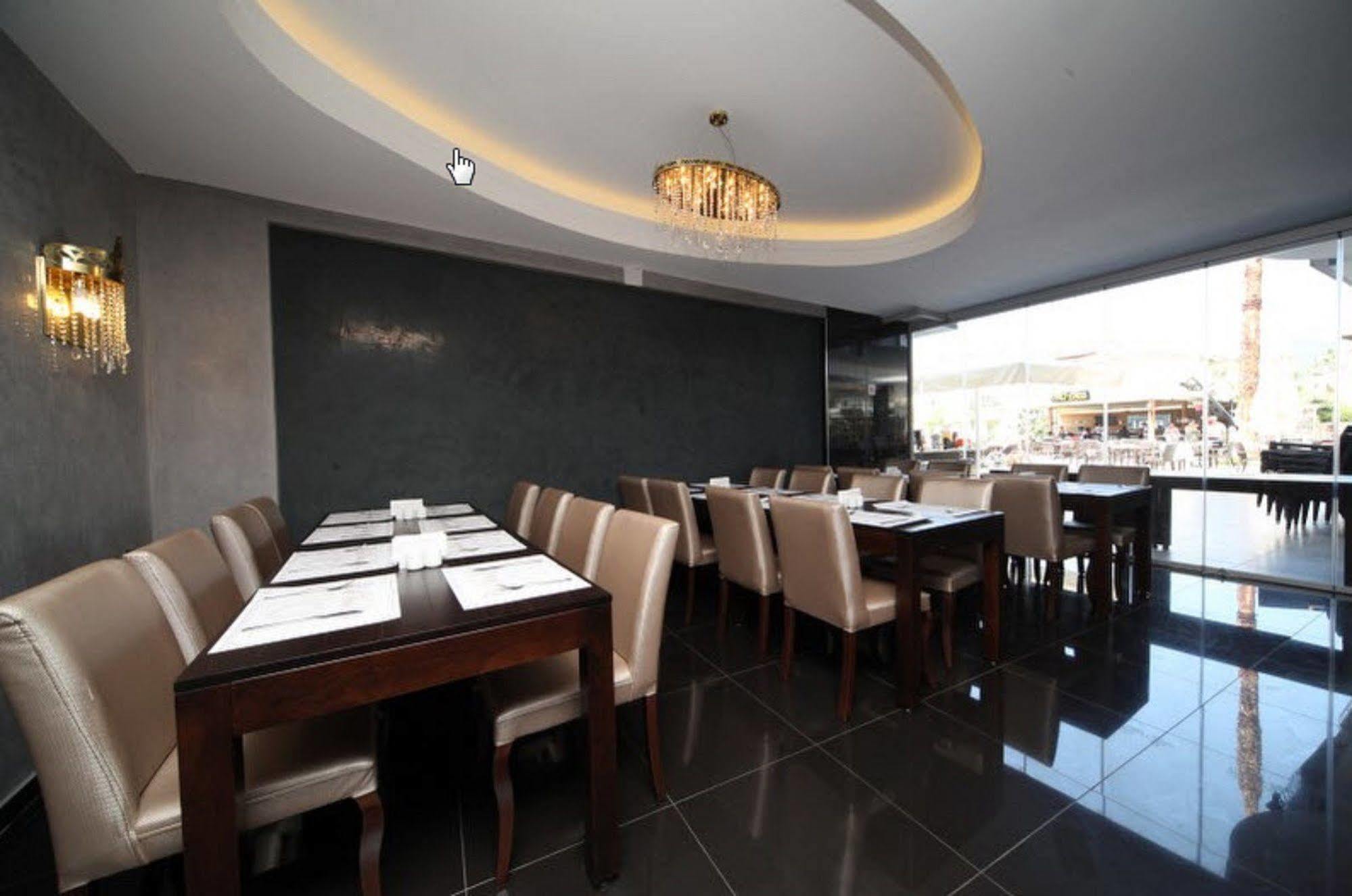 Club Viva Hotel 말마리스 외부 사진