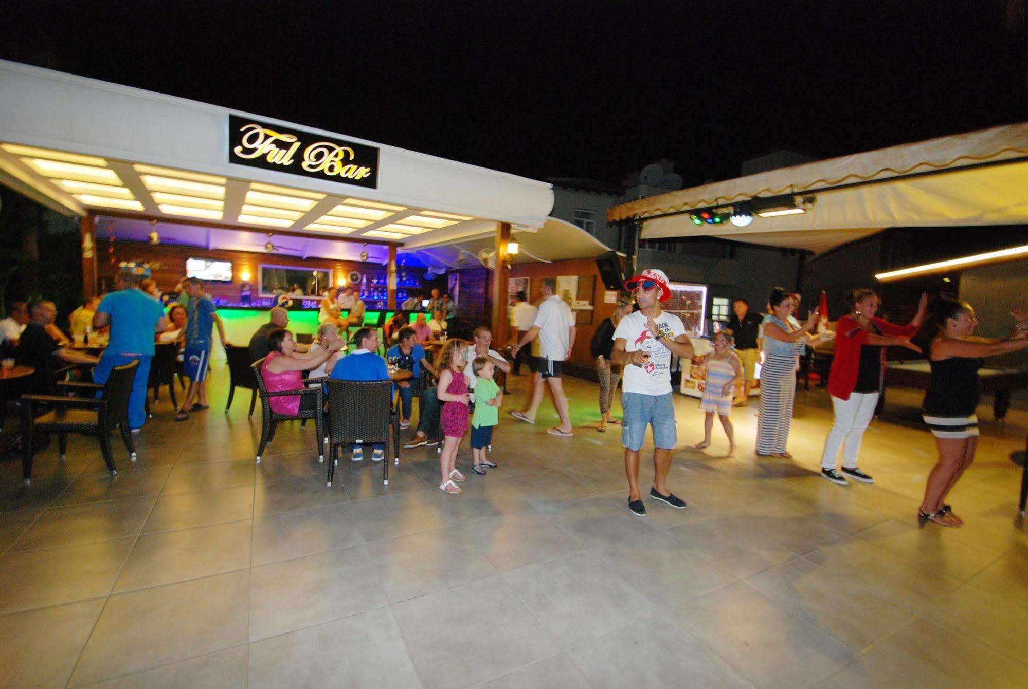Club Viva Hotel 말마리스 외부 사진